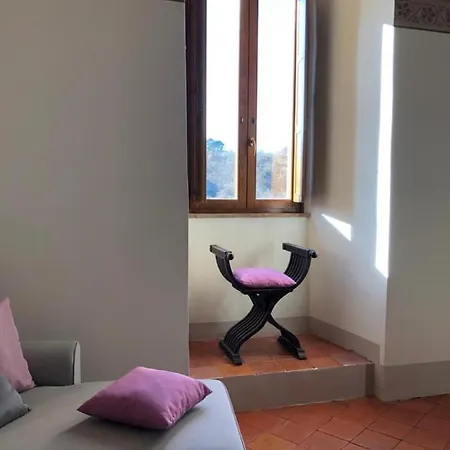 La Corte Del Castello Di San Michele