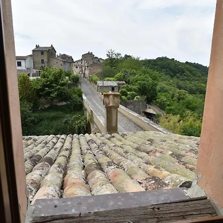 La Corte Del Castello Di San Michele San Michele in Teverina